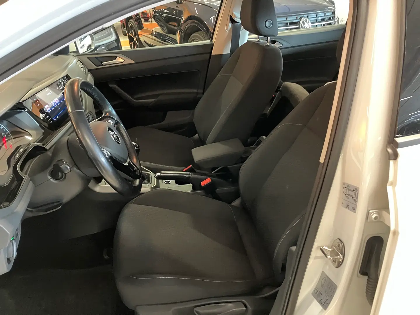 Car Image - 1EUiS1oSLci3zm5mCuSetX