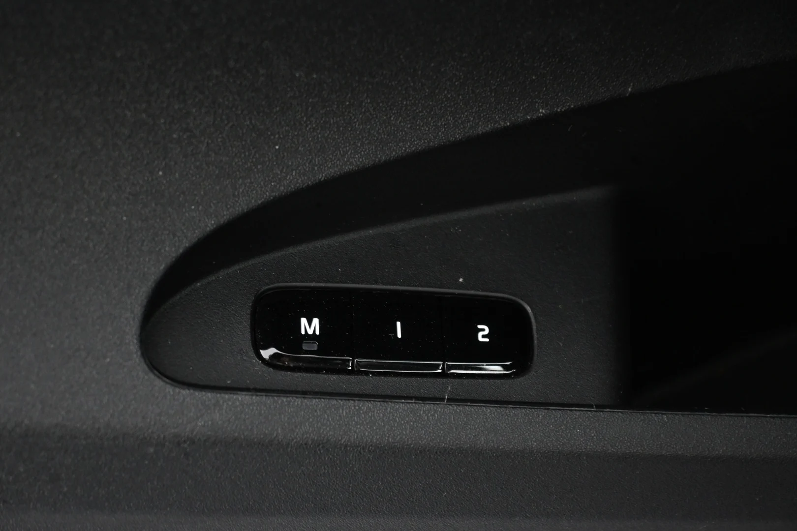 Car Image - 46AwKA8t9KGVoXz2Pg3vbY