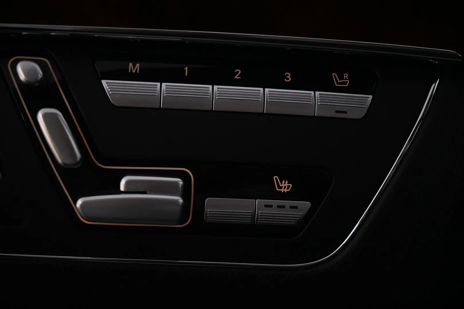 Car Image - 6I3wf5kPLuSaazfxho3CTl