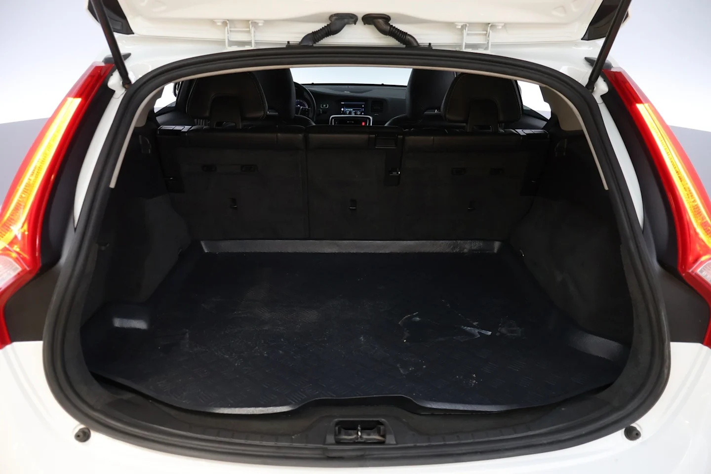 Car Image - 75djZFcxJMzBWvWSkKeMEL