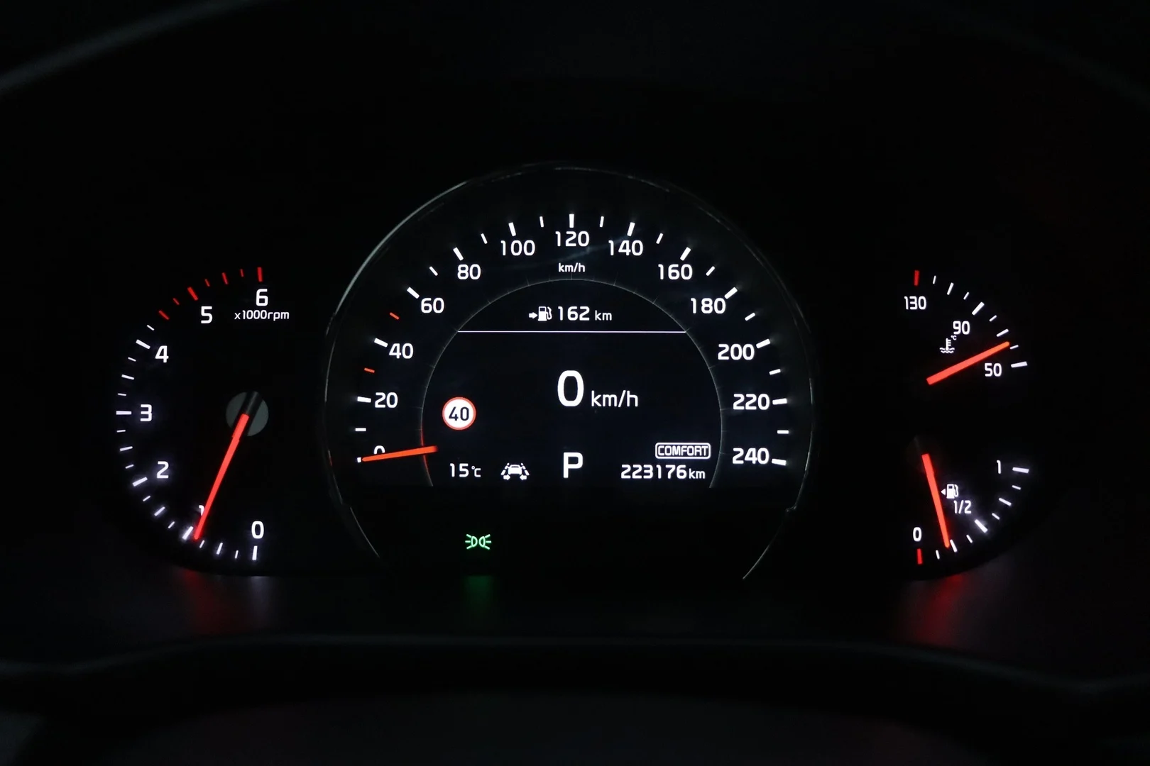 Car Image - 3xN2OIvzRXBdMrvvrc1oC6