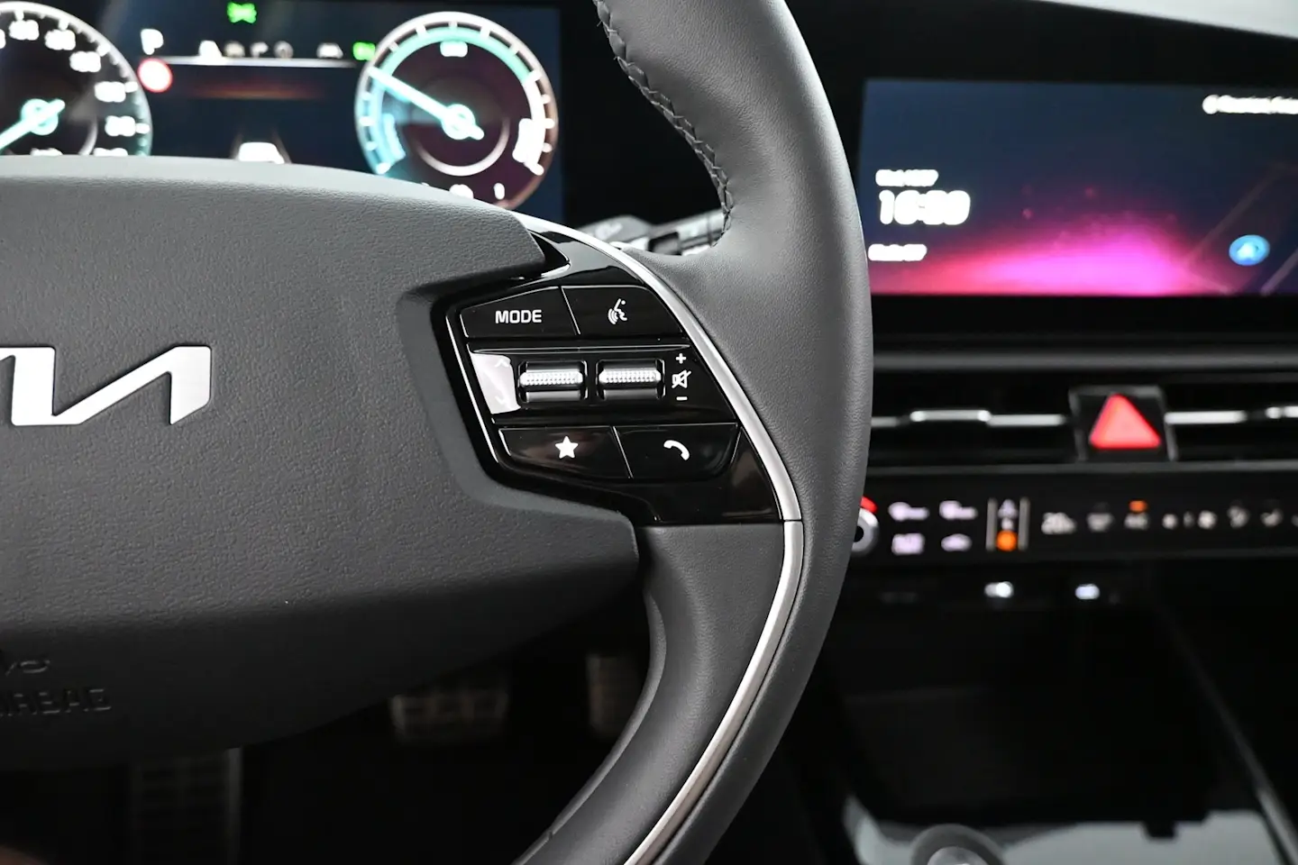 Car Image - 3c08YlzUougQkd9UJLWsWo