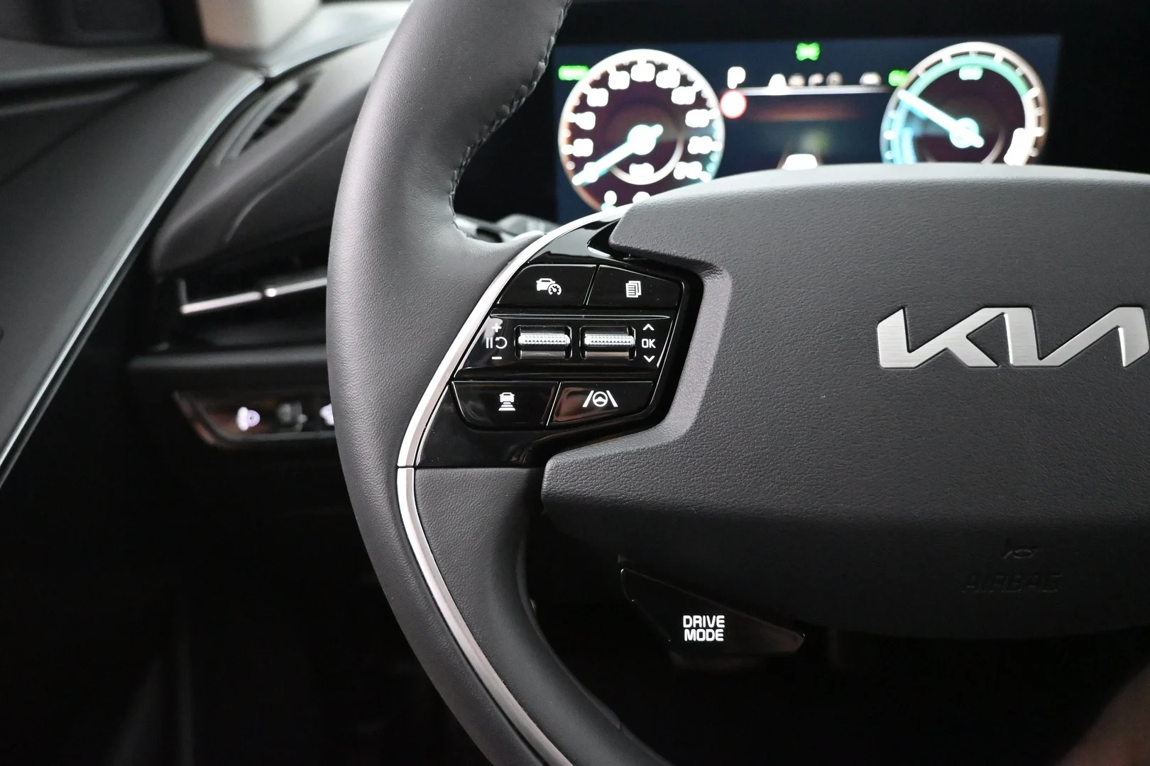 Car Image - 3c08YlzUougQkd9UJLWsWo