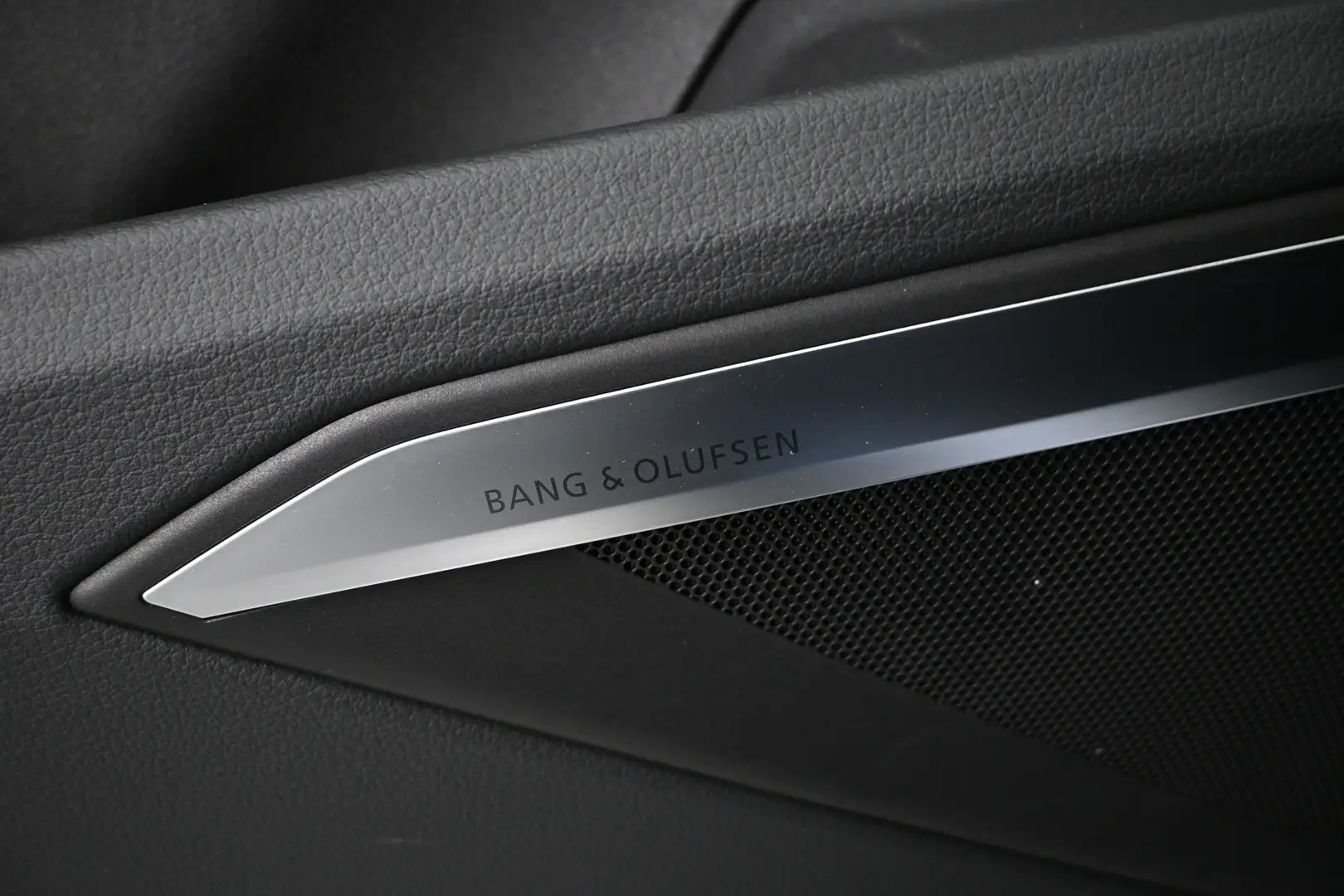 Car Image - 1xILO2glP0eszdecCLY2Yw
