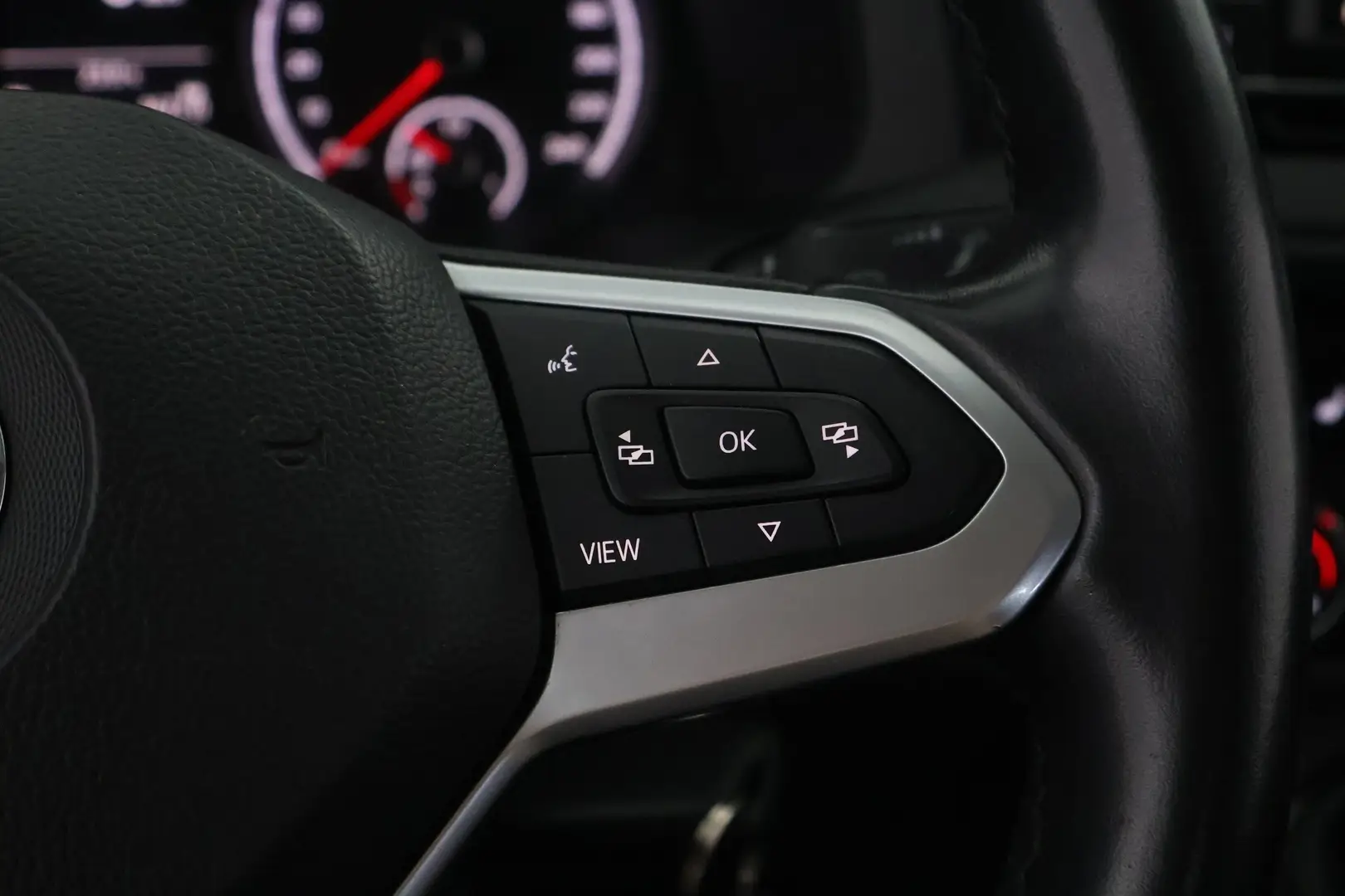 Car Image - 3mO0E0vQLAfSavE4qrhZWd
