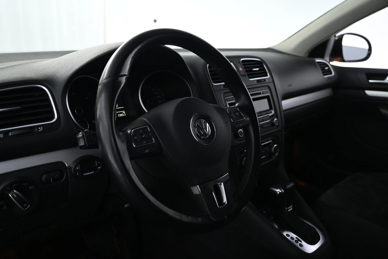 Car Image - 15GB2symRfGjtd1D8GNRcg