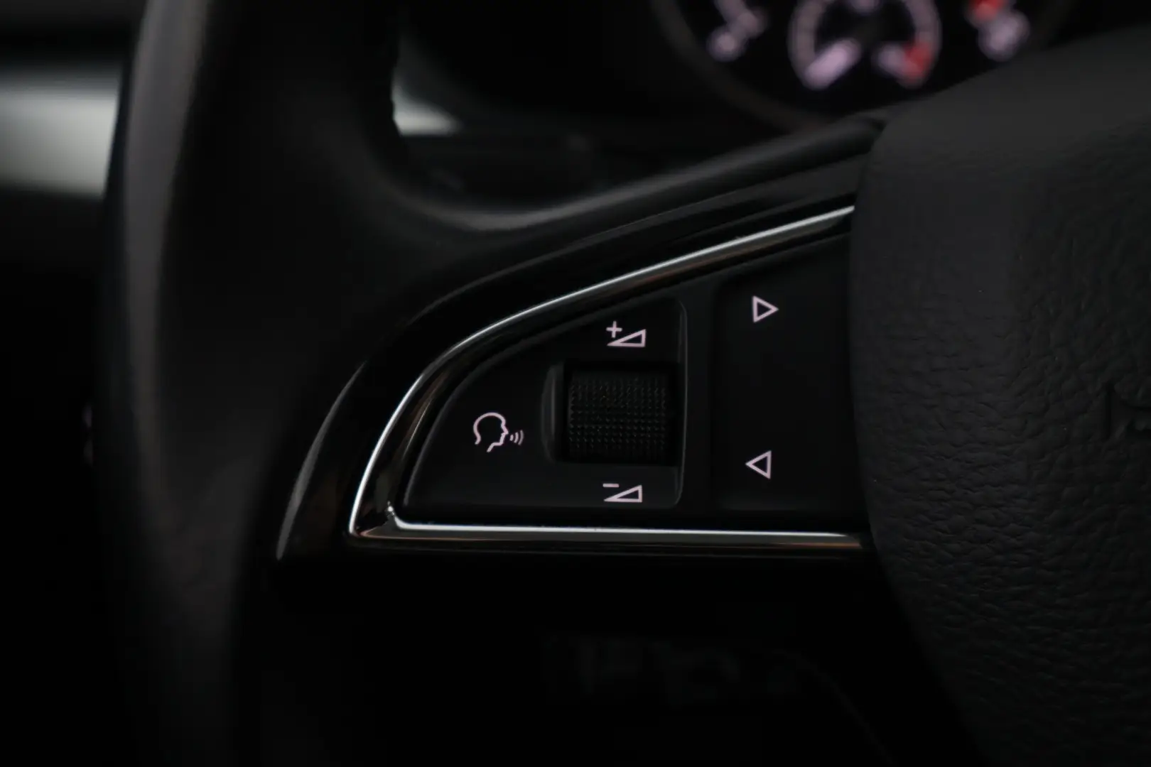 Car Image - rCaJJ6GTmym3gfVvIQGIc
