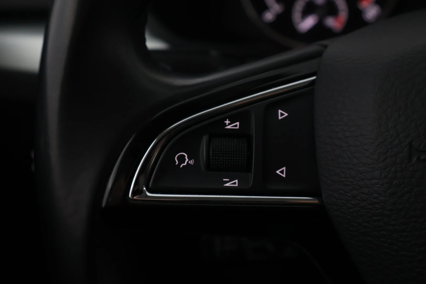 Car Image - rCaJJ6GTmym3gfVvIQGIc