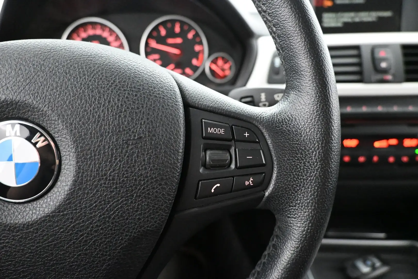 Car Image - dL6kL8kPbdXfSG6r5TzPE