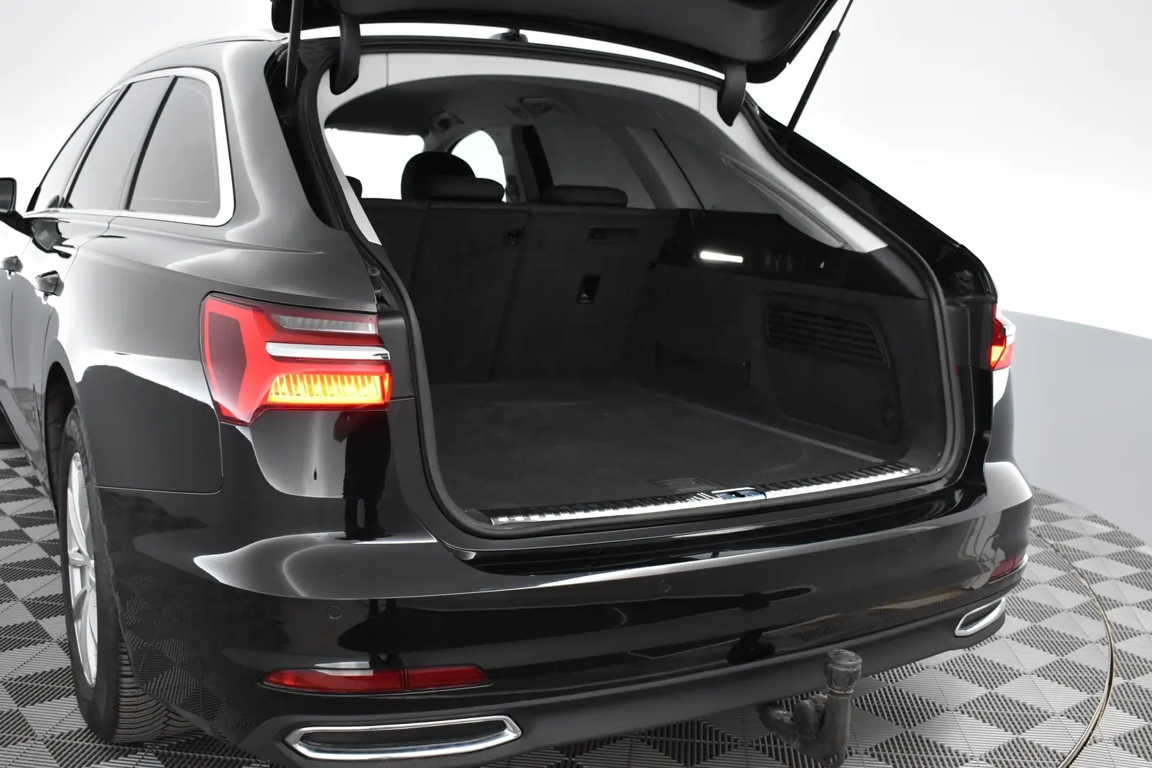 Car Image - 16rbipUf12MfZIzCqlGn4E