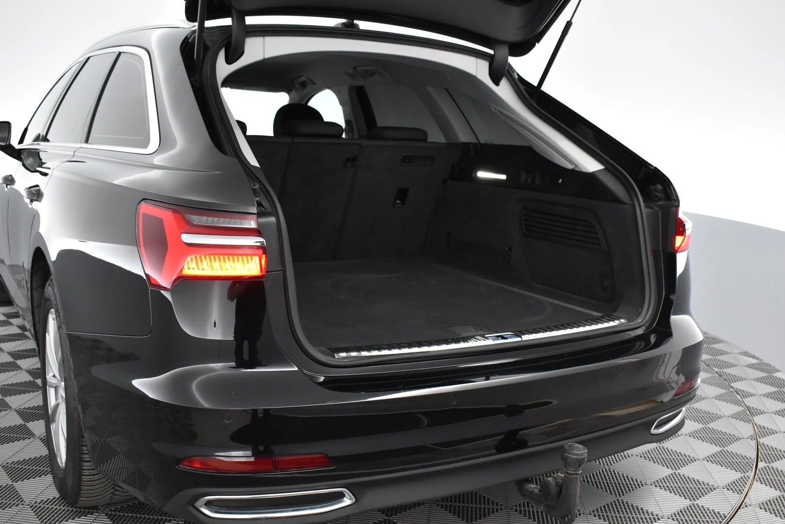 Car Image - 16rbipUf12MfZIzCqlGn4E
