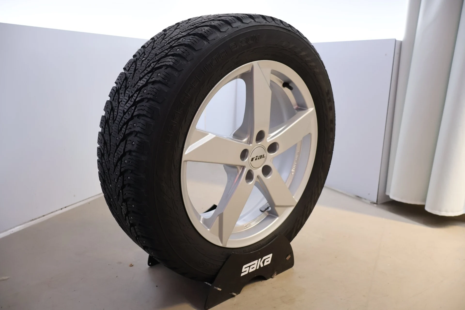 Car Image - 1ZaSqqLj9dmPGvbG4FlckW