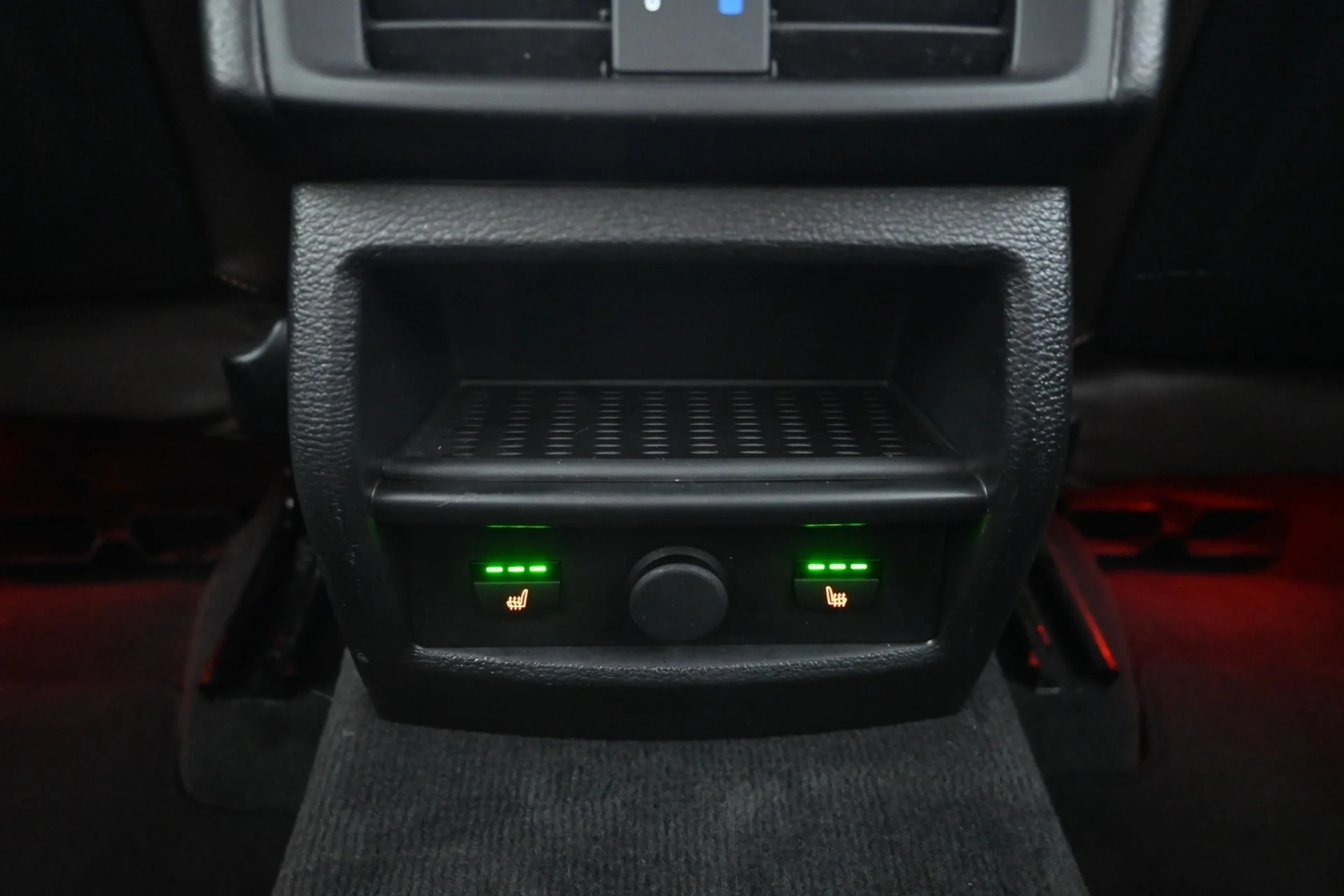 Car Image - 4AKlmxwam0BZfcCYnSb6D9