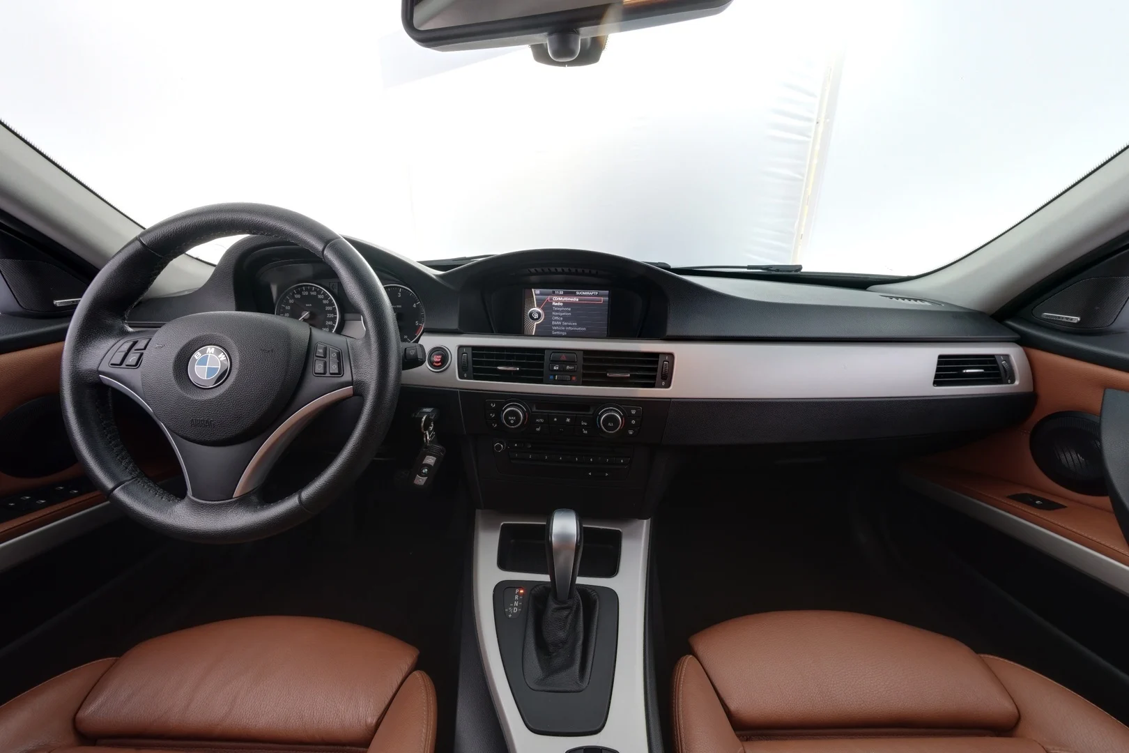 Car Image - 5kHdkYlLJEPimSB8qEM6ZK