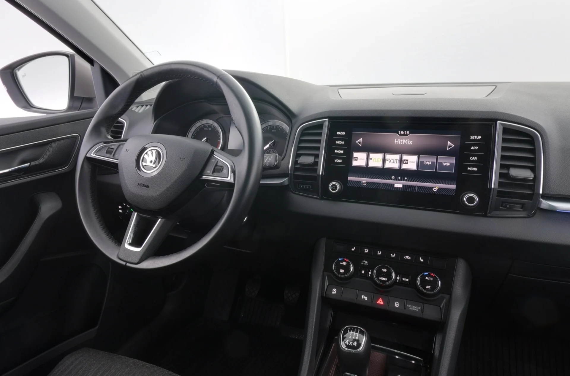Car Image - 5aTx7fWPMoFtra4GLgO4l