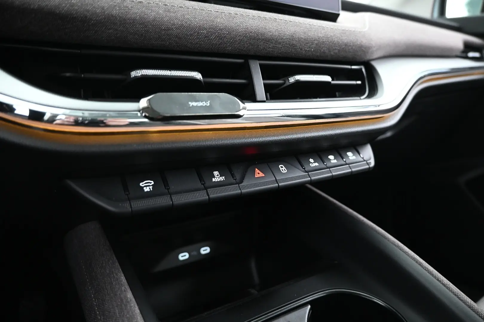 Car Image - 2u9giQqXkxyRvR6RnudEm8