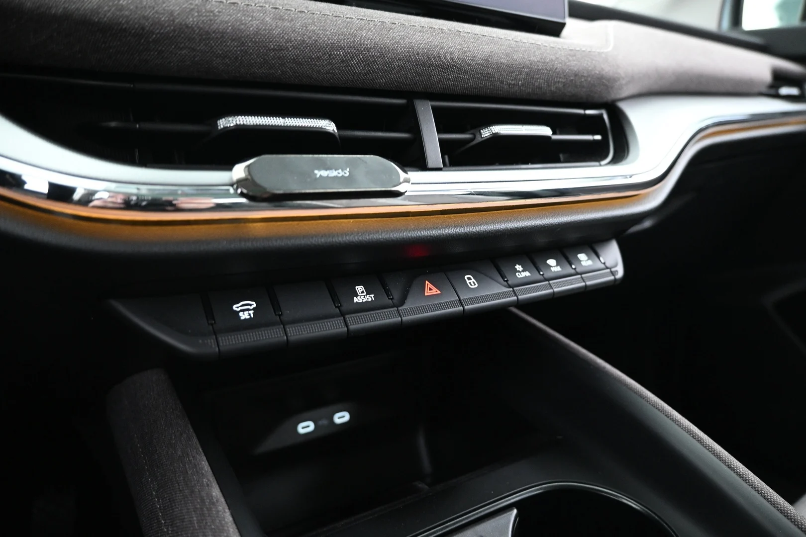 Car Image - 2u9giQqXkxyRvR6RnudEm8