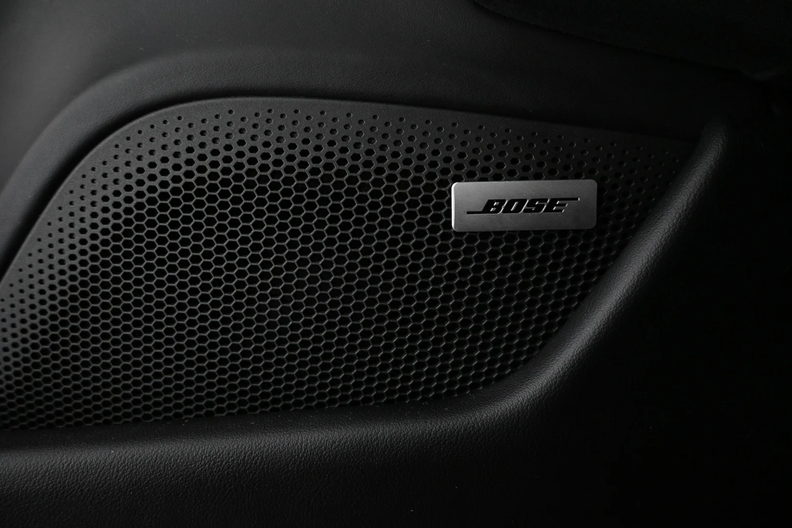 Car Image - 2hB1X8akEnLphRzzqEIpgk