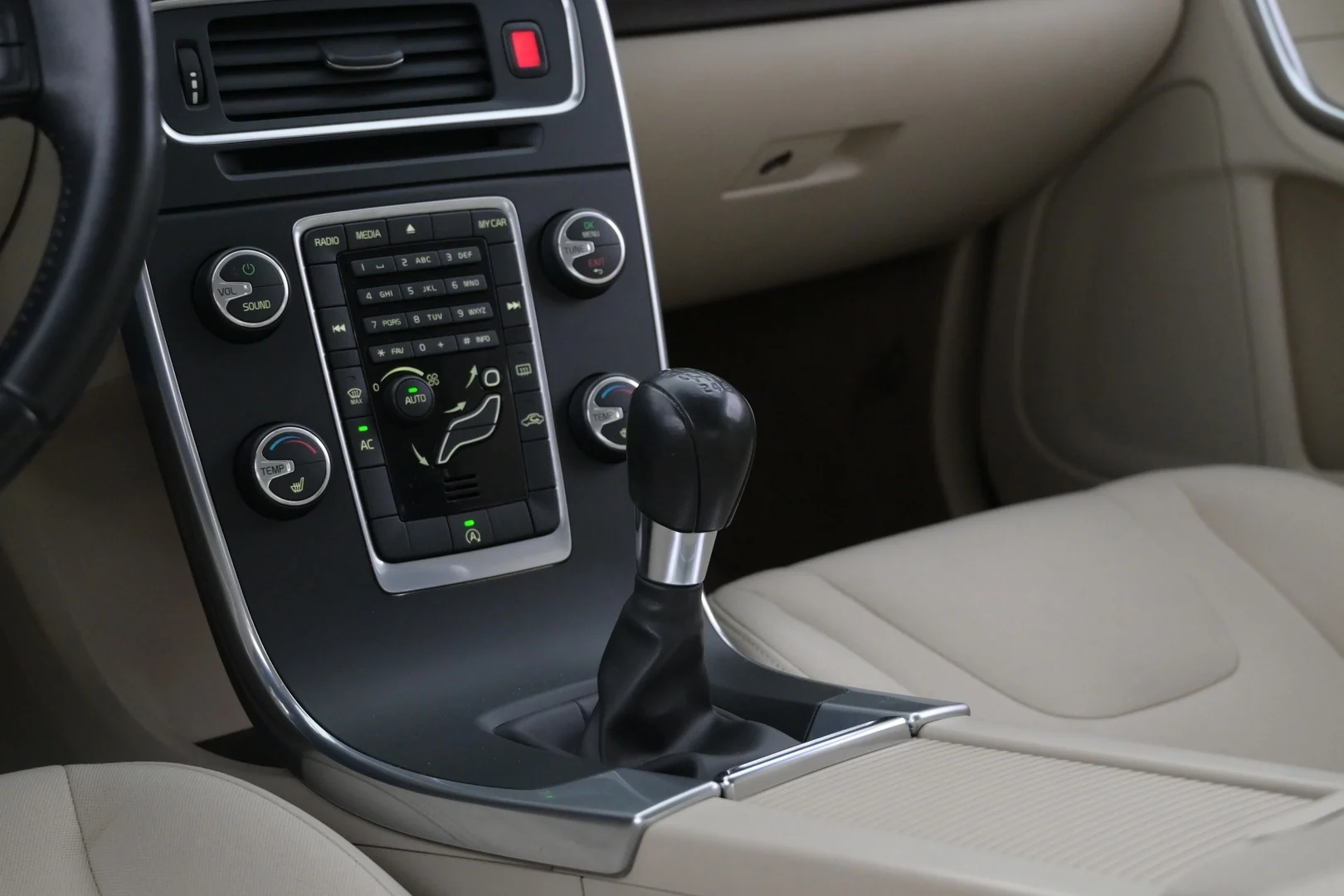 Car Image - 7gdoDuqGRWMU4jFxGaJ6KN