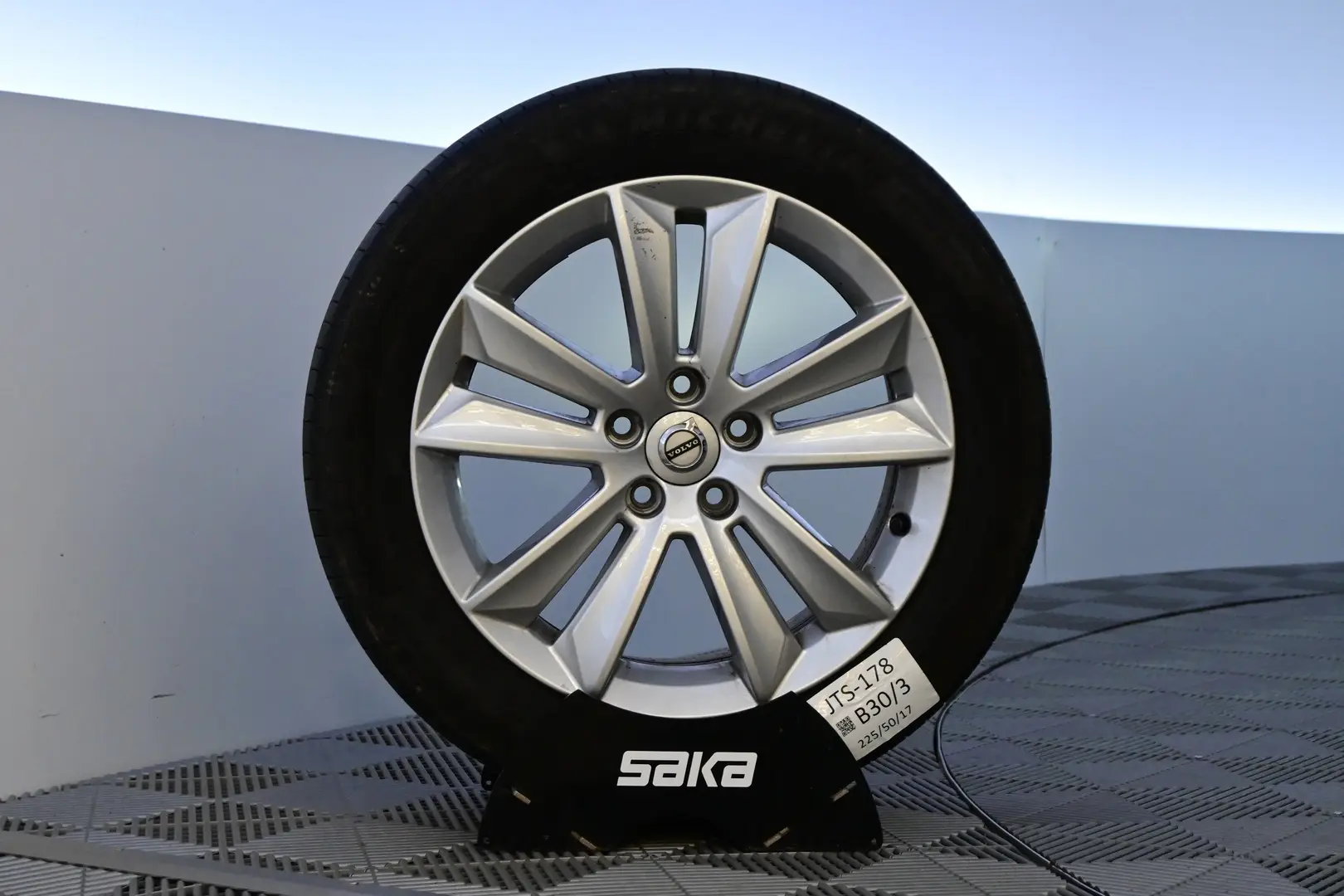 Car Image - 2Ud8olD4r3oo1hCGaEXaan