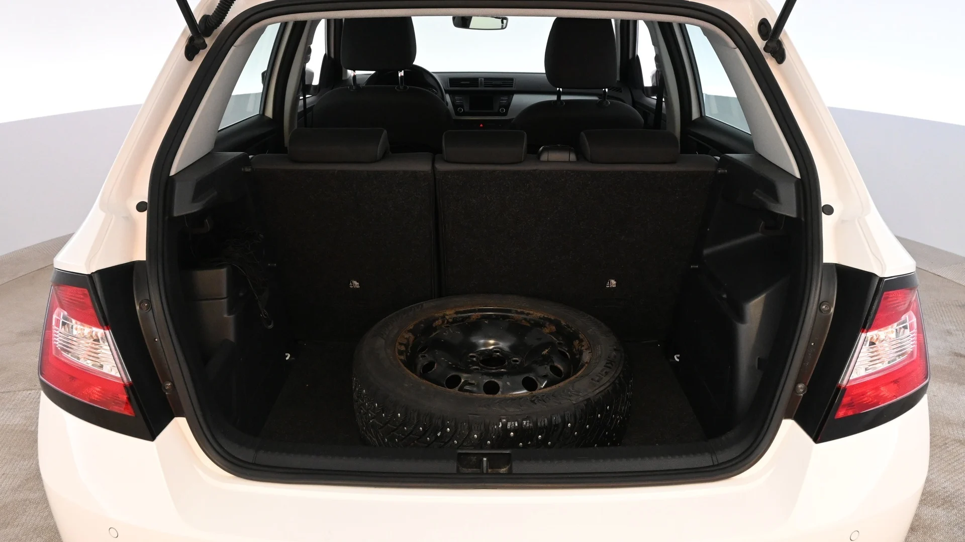 Car Image - 3t0vU4M1kBhniKABHfkFoh