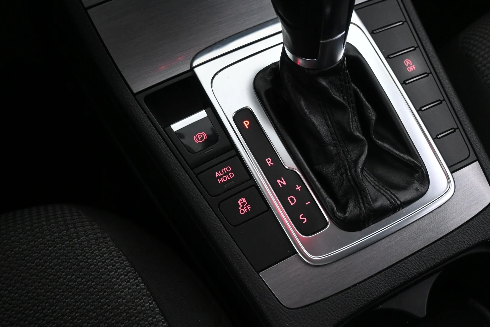 Car Image - 1d0el1UEcZKp0Zbo4VivaJ