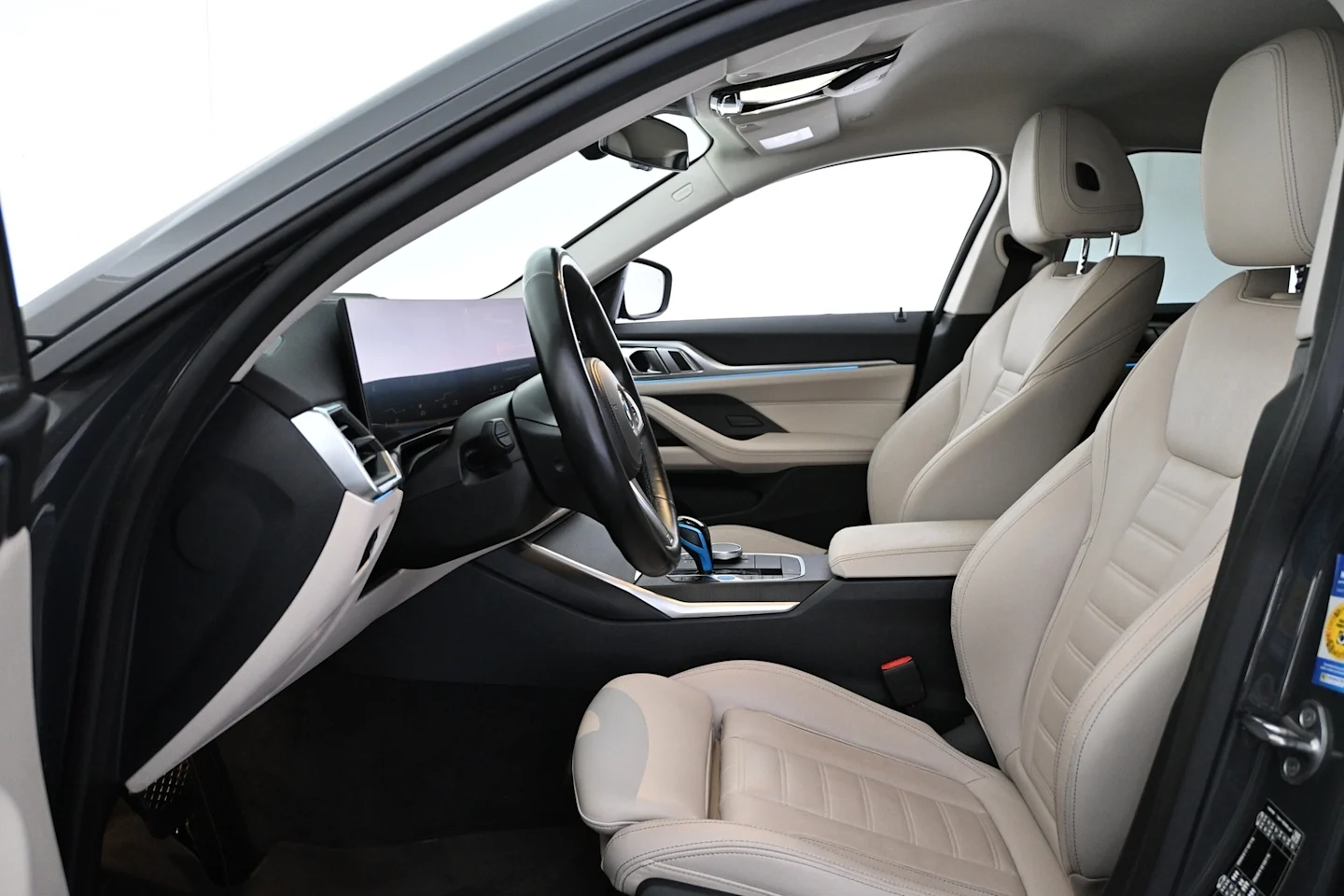 Car Image - 6ogC5hVQumoMwiS9TngnxF
