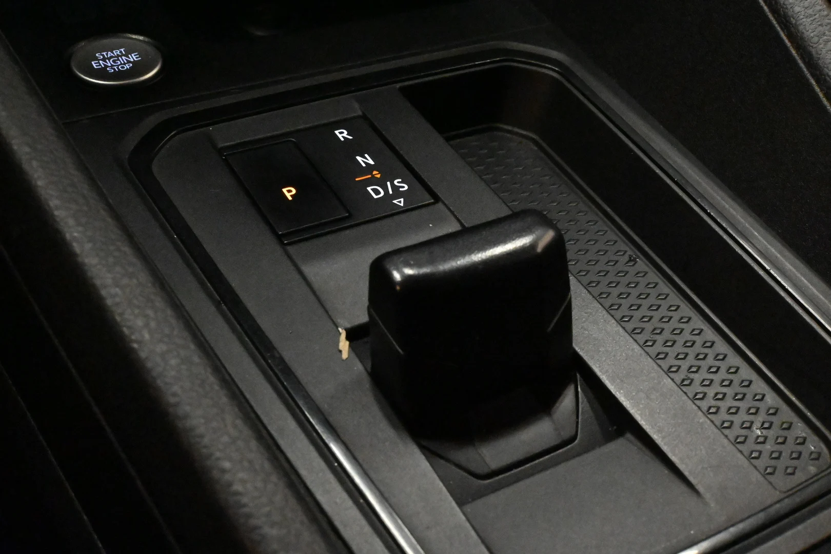 Car Image - 76w6dzZU7m9HYeGAnZNctA