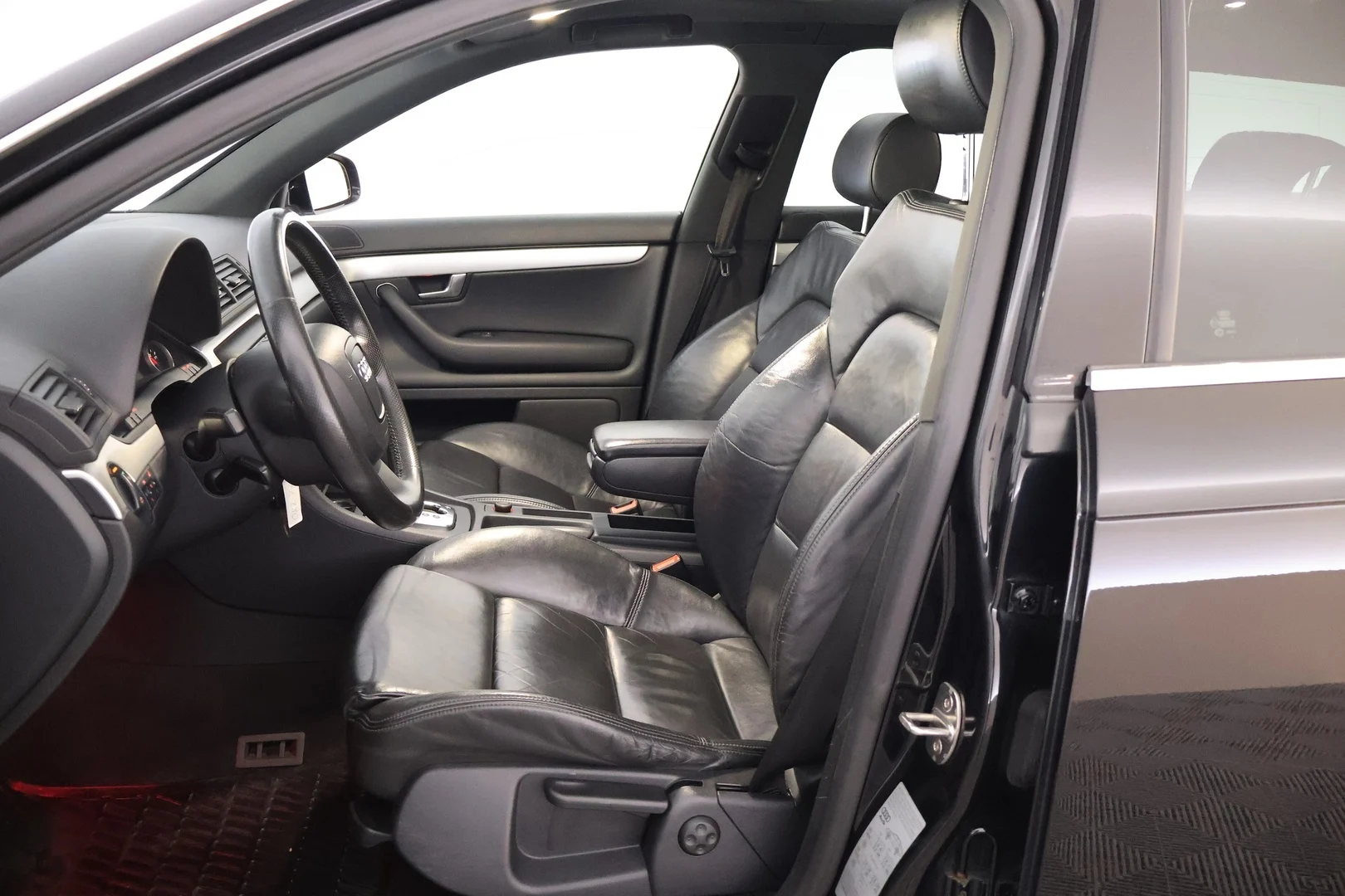 Car Image - 5h3MBOPGwTpGnFZCUZB6m9