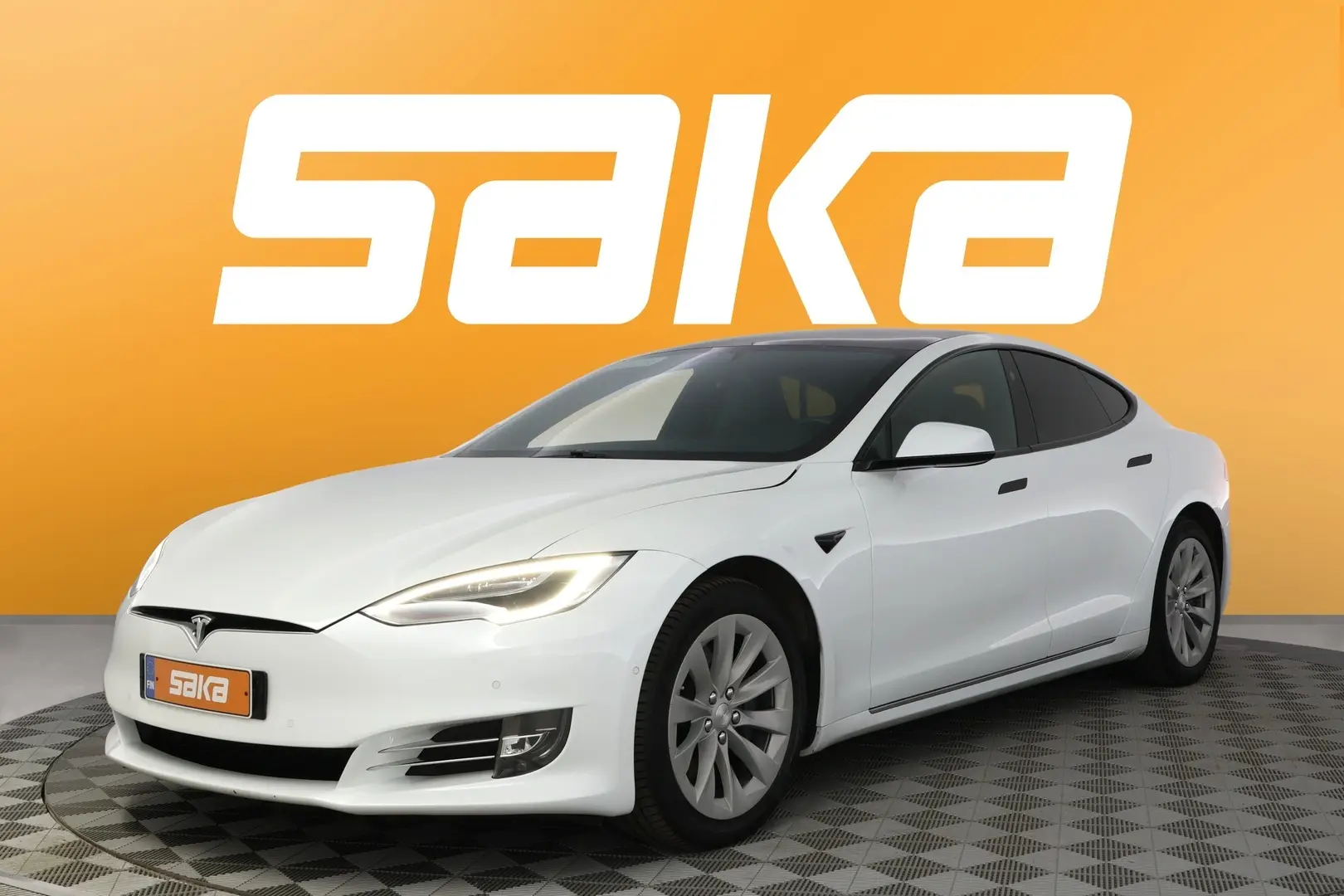 Car Image - F6kS5F6dpENu6hrT5CmWn