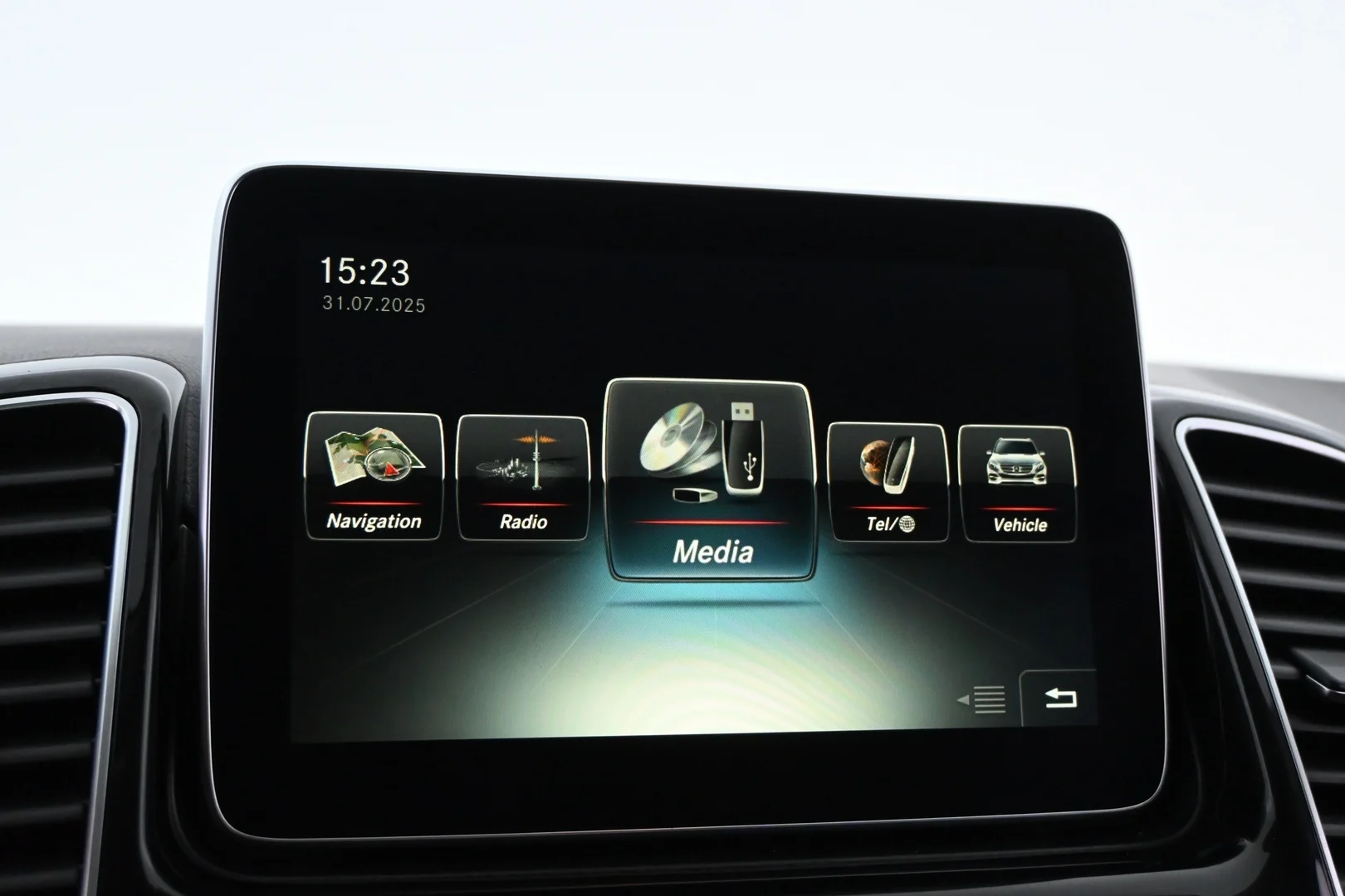 Car Image - 4w3bQyYIkK4utPpymkmKII