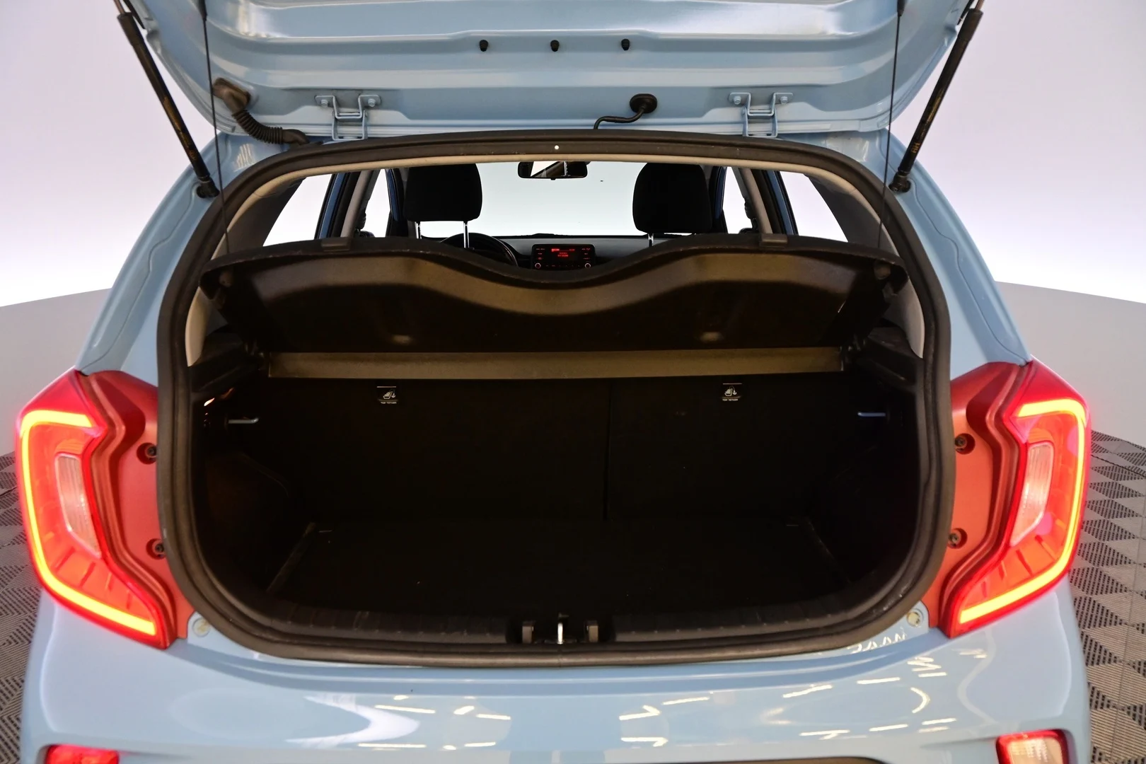 Car Image - 5z44gqfF7Jkyn2nGnHck6t