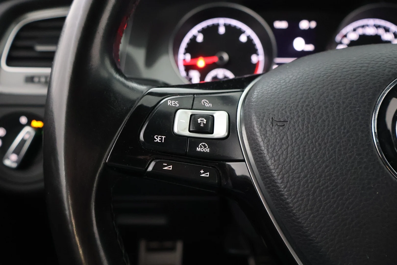 Car Image - 1Hhg33MdJGNPSbzuuQUc8q