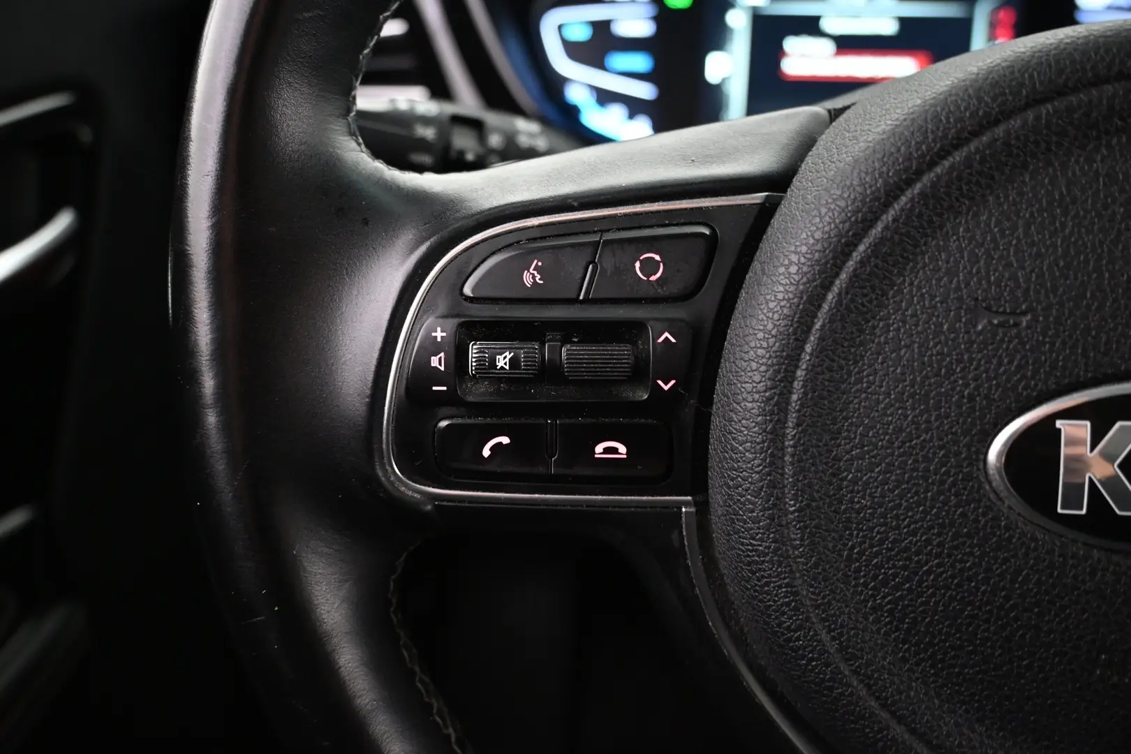 Car Image - 4xc4gDaNq6b3kqjcHMx2Ii