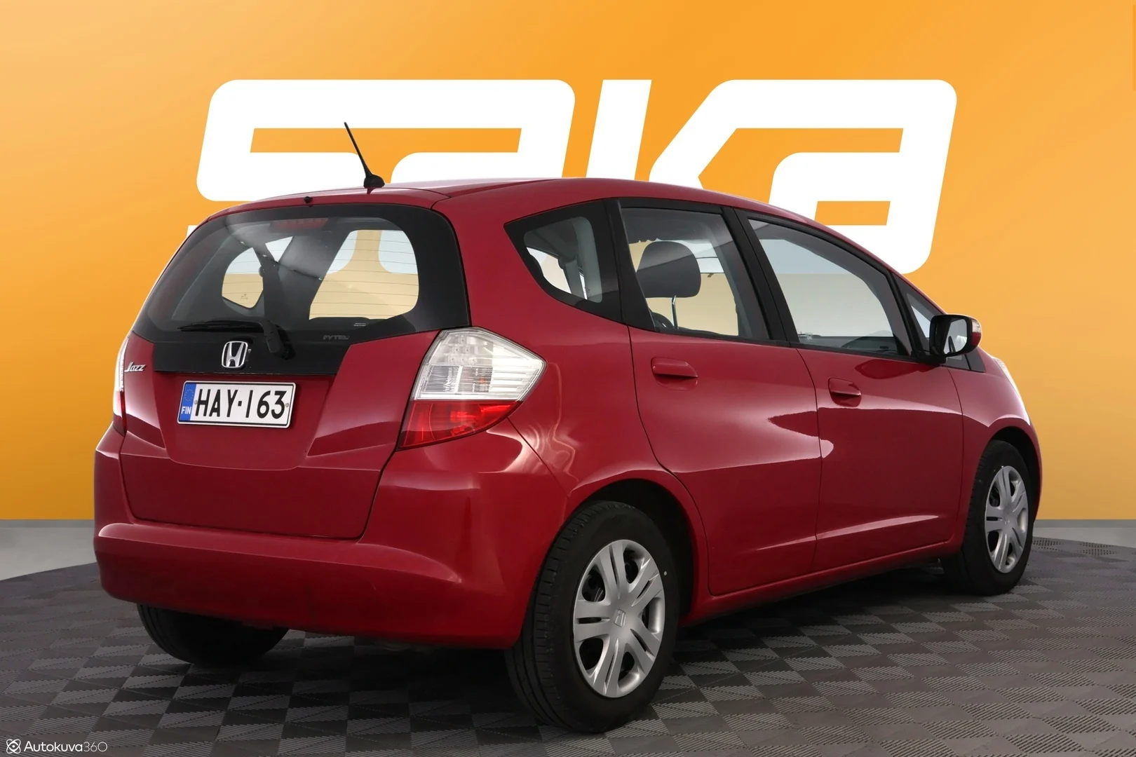 Car Image - 0Ffks8atO1uWxvlYrbZ8I