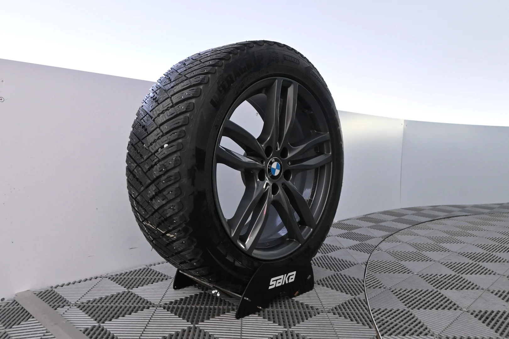 Car Image - 2fUku83E9jcAMM7Qt8y10m