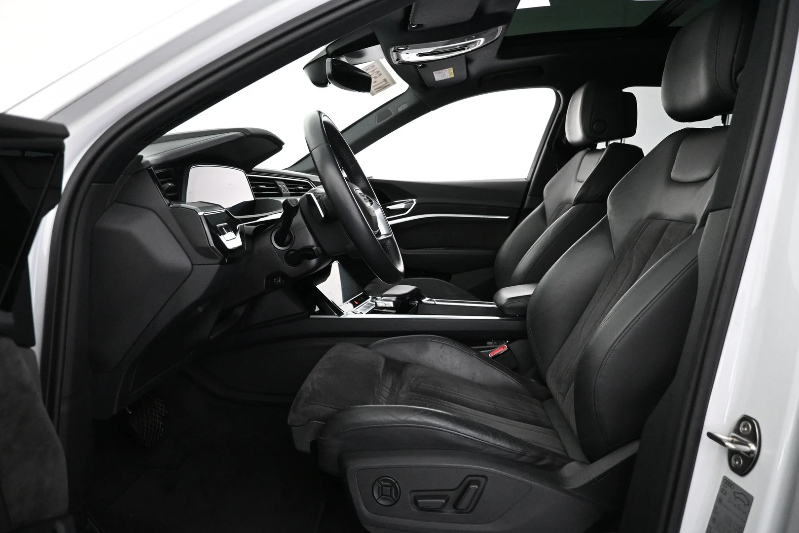 Car Image - 3Z3H6xwhCjejiutOJLpvw7
