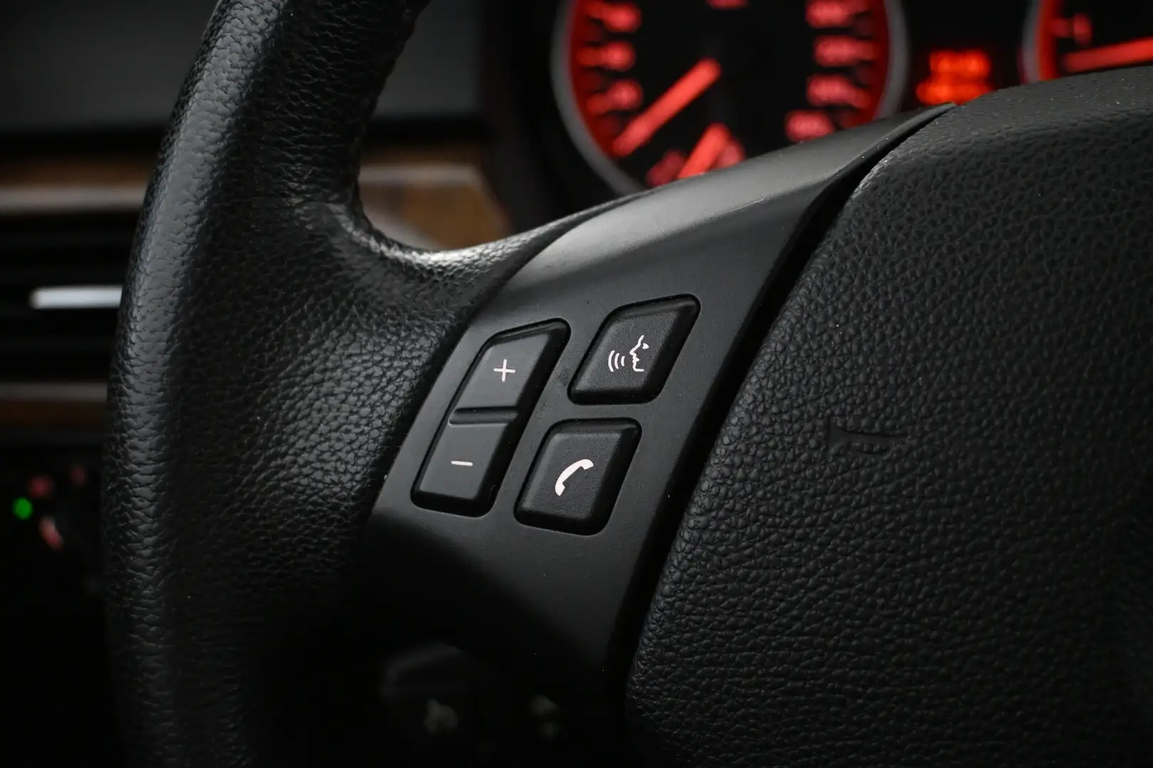 Car Image - 5aQrmACu9DiSFlFJOfBXc7