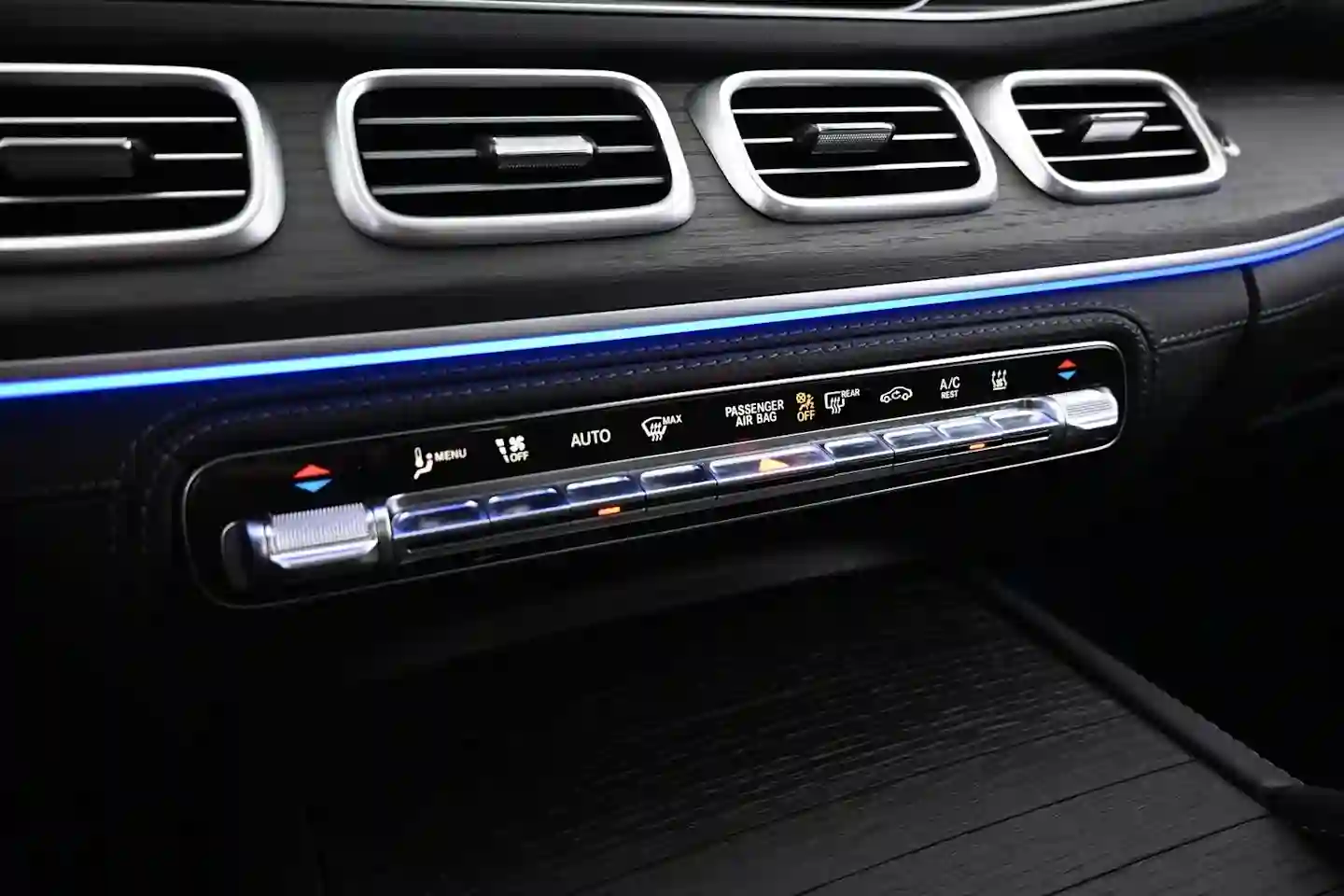 Car Image - 3FqkHhdu4wVBHV0i10a7ec