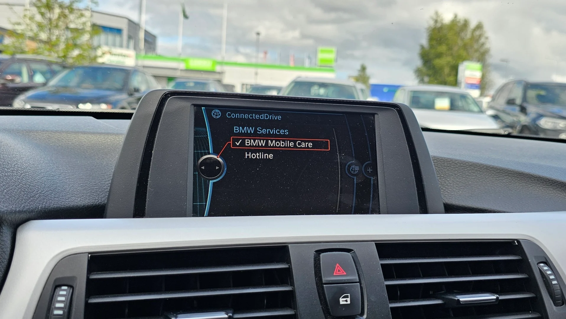 Car Image - 4j6ECgVbAhiM94uF4VesQ0