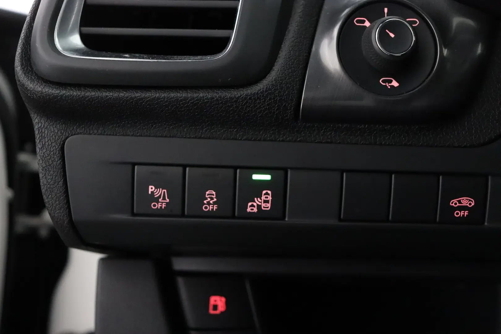 Car Image - 4lCrs1tBixFN2QY9NtDjpE