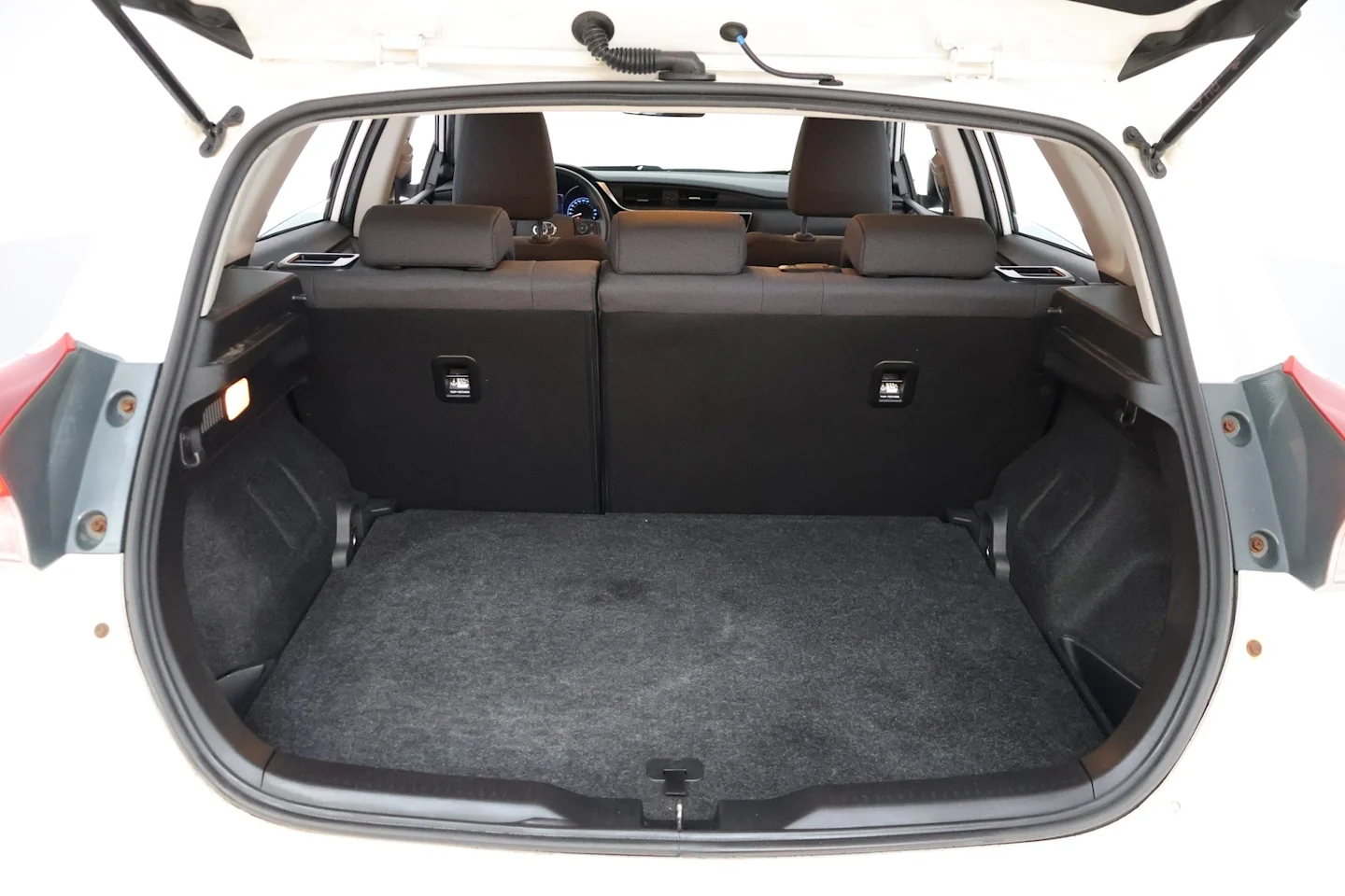 Car Image - 1l02wDbDeiGu1ZBXrU5NZp