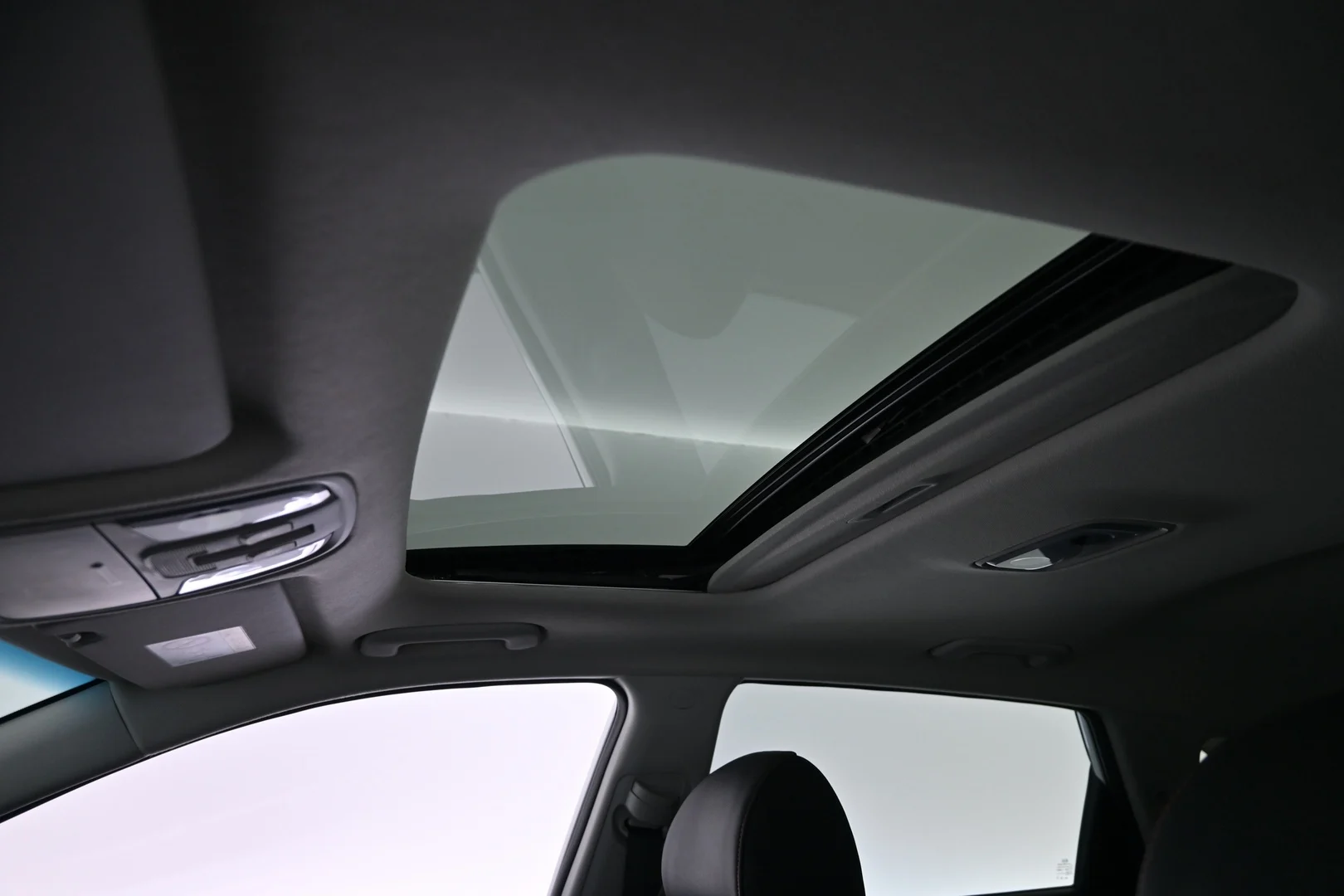 Car Image - 1Uaad4o6bjKxvJTGO0rbWy