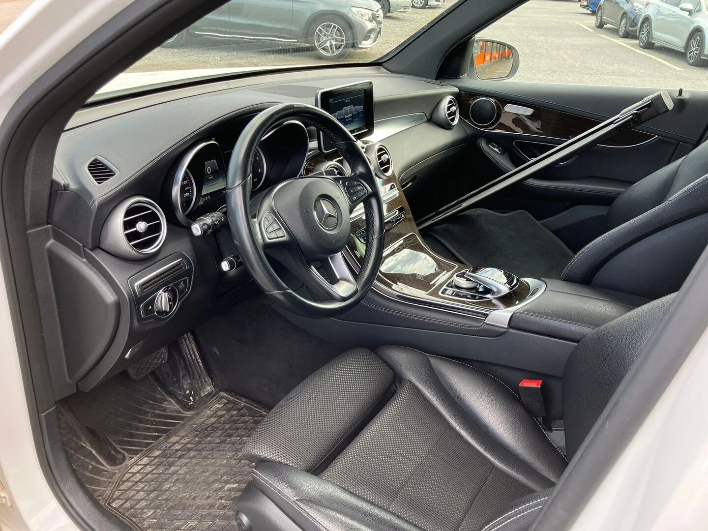 Car Image - yphnNgxUfUhlw8Jahl8zu