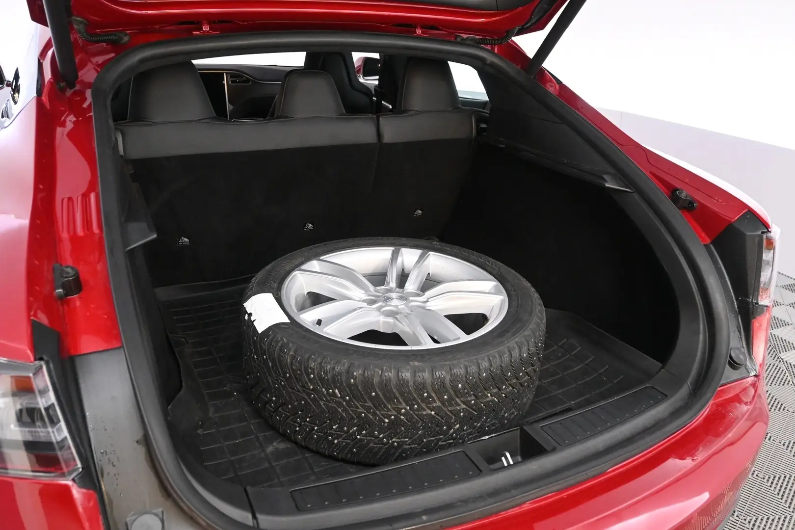 Car Image - 3XjuoKOKGaFOj0Yc2xGPt1
