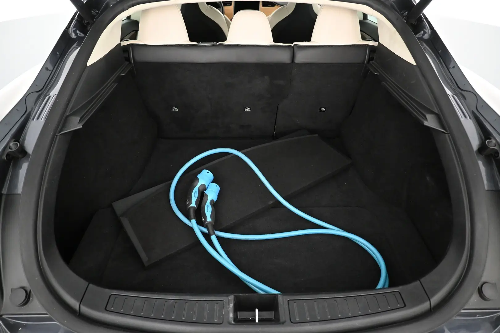 Car Image - 1S626i1RxmxuOu0MXCUBBr