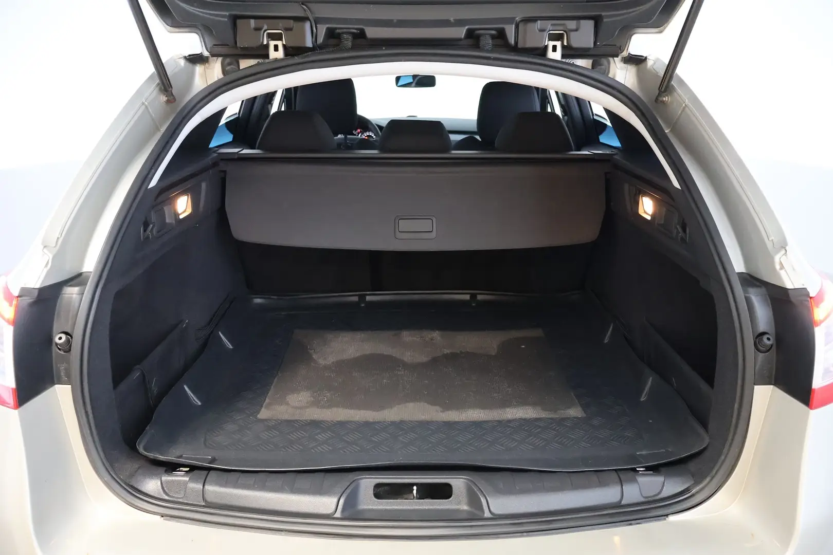 Car Image - 7cUaBEUeztWjehVCe4nRNX