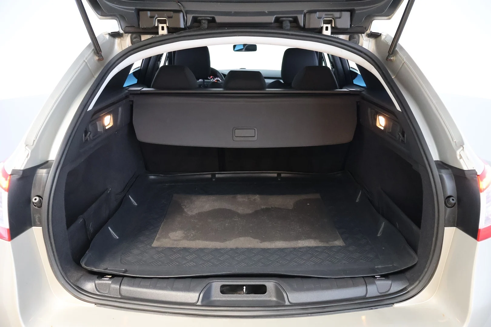 Car Image - 7cUaBEUeztWjehVCe4nRNX