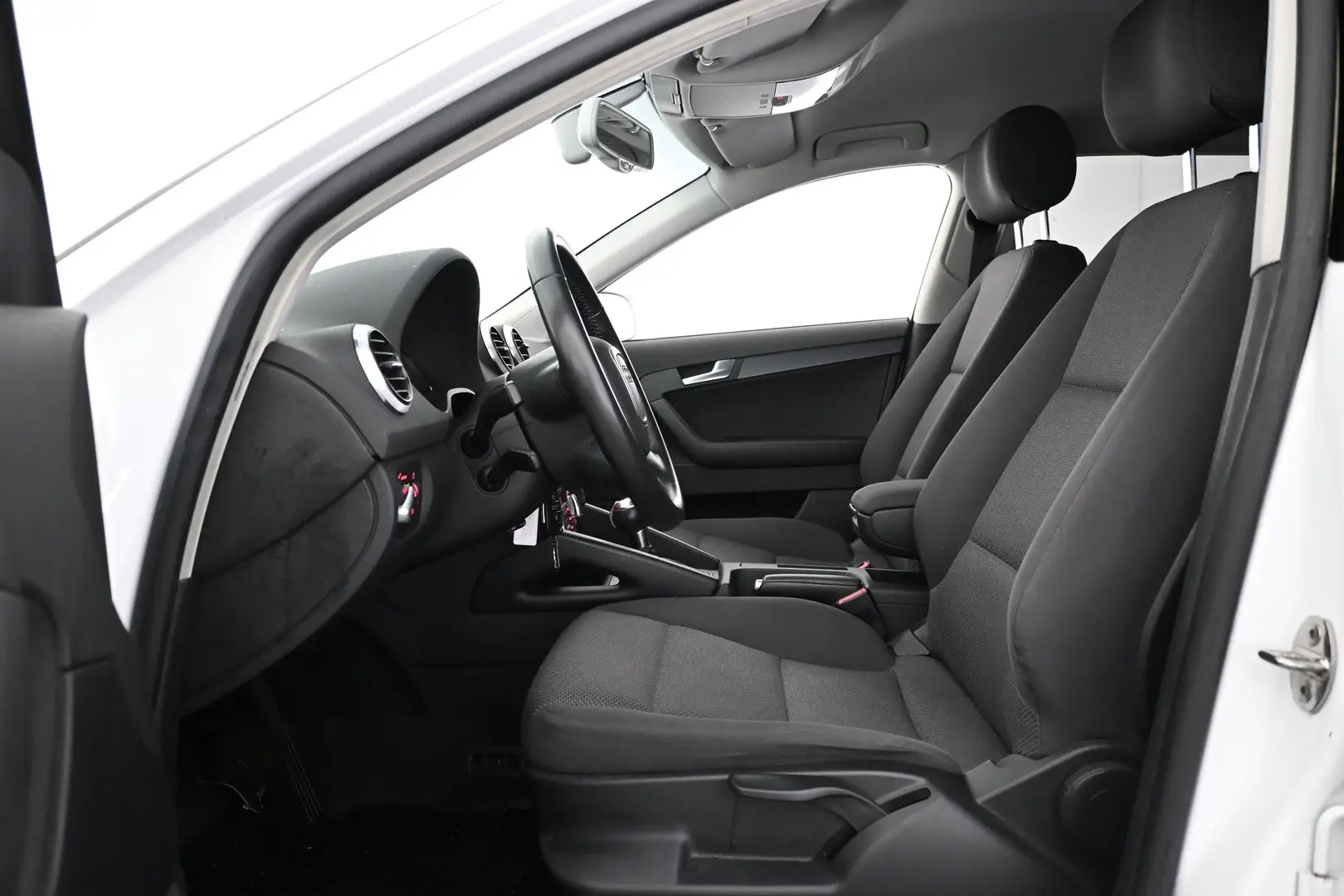 Car Image - 5llH6vrUOTUIv7bVVMjJ31