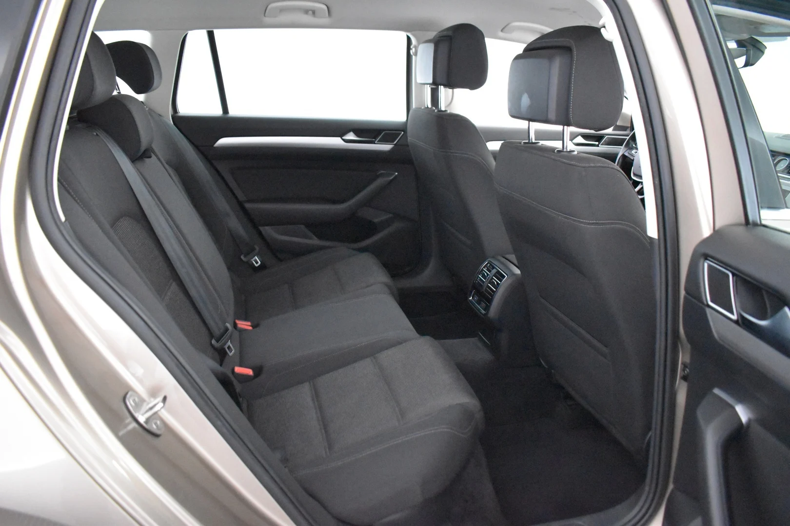 Car Image - 6CEweFI1ZUt2OXDEy5wxsF